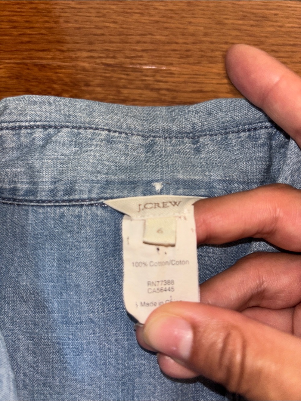 J. Crew Light Blue Chambray Denim Button Down Lightweight Shirt Women’s Size 6 - Picture 2 of 4